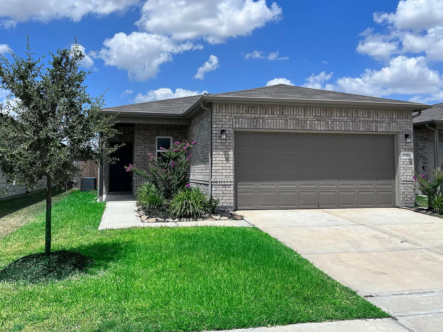 3 bed, 1208 sqft, $2,149 — Photo 1