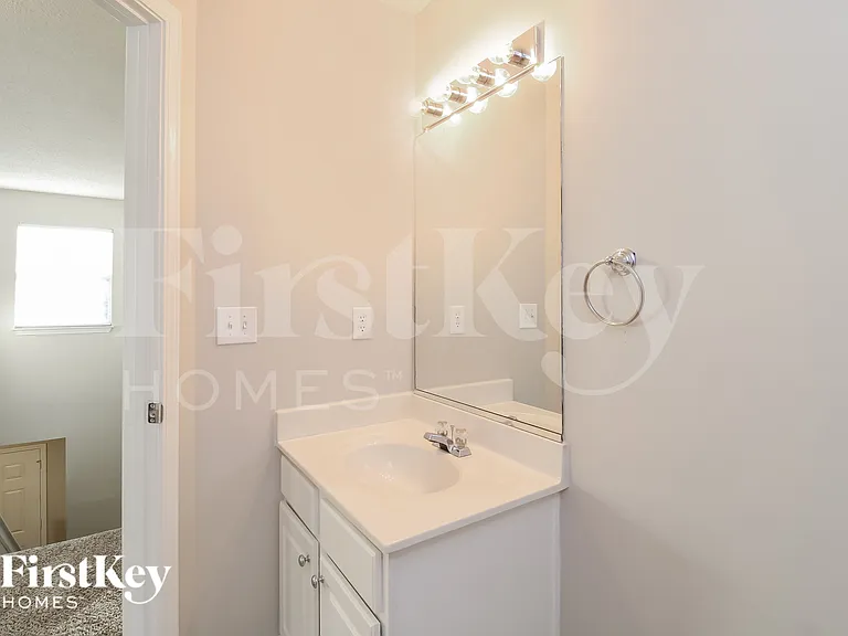 109 Sydney Ct — Photo 14
