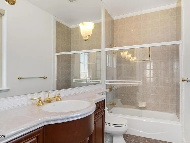4690 Aberfeldy Rd — Photo 19