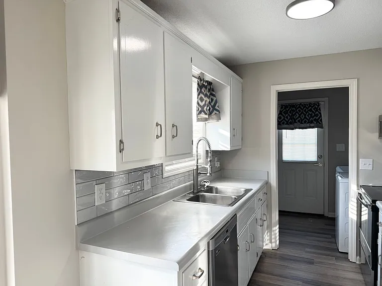 444 Sideline Dr — Photo 5