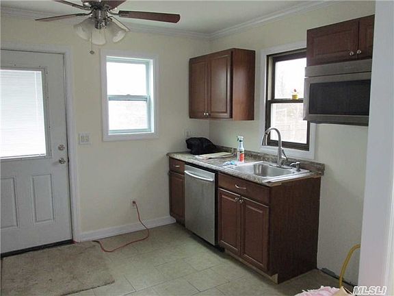4th image of 220 Ocean Ave