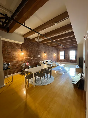 254 Friend St Photo 1