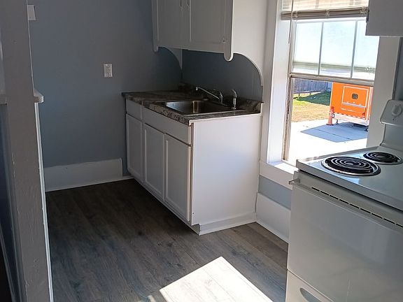 2nd image of 215 W King Ave APT 4