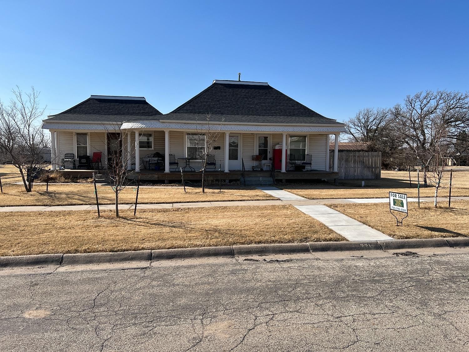 221 N 3rd St, Wakeeney, KS 67672 Zillow