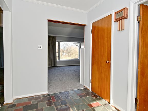 2nd image of 616 Gibbs Ct