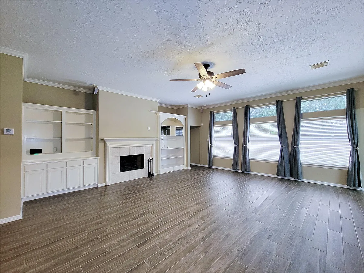 Building Photo - 18511 Falcon Crest Dr
