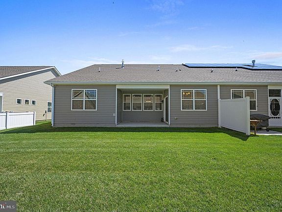 3rd image of 46 Sedmont Cir