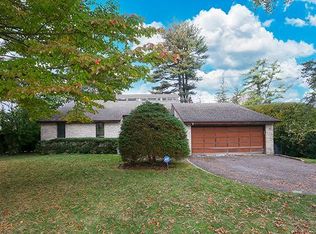 35 Old Pond Rd, Great Neck, NY 11023