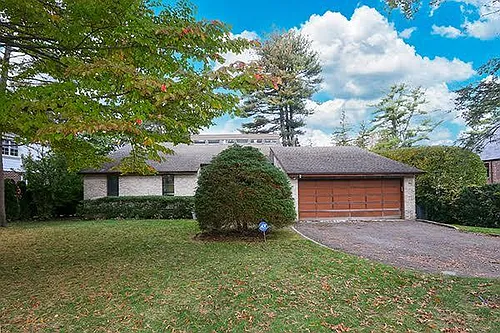 35 Old Pond Rd Photo 1