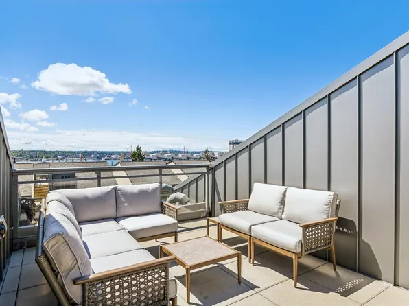 649 E 3rd St #129, North Vancouver, BC V7L 1G6