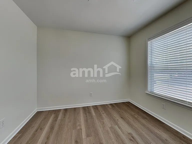 145 Collenton Ln — Photo 16