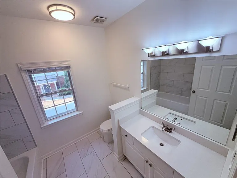 411 Spring Heights Ln SE #4 — Photo 17