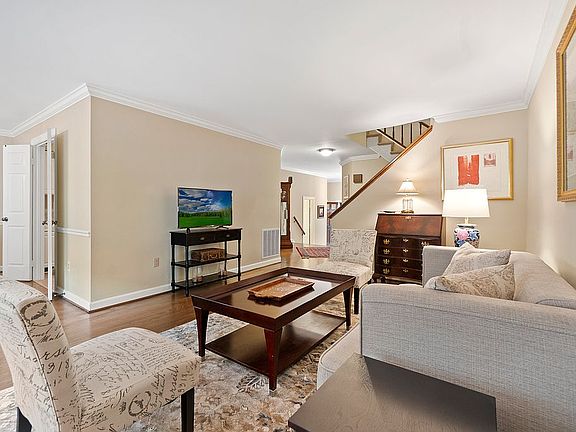 5th image of 5197 Cottingham Pl