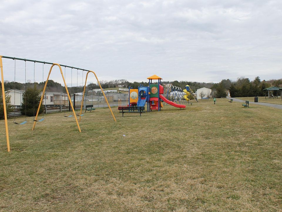 2nd image of 292 Dusty Miller St #170