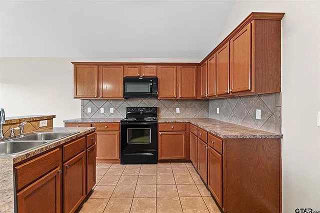 3 bed, 1467 sqft, $1,900 — Photo 4