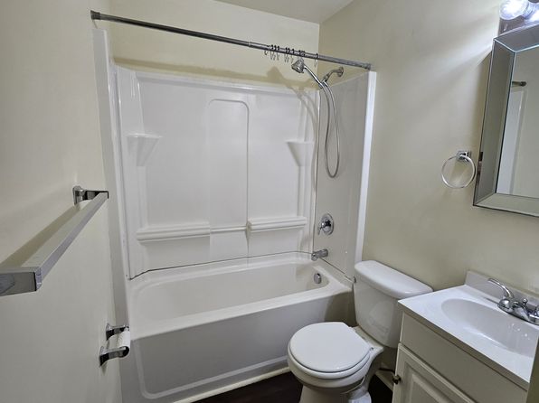 1575 State St #8