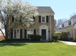 6010 N Bay Ridge Ave, Whitefish Bay, WI 53217