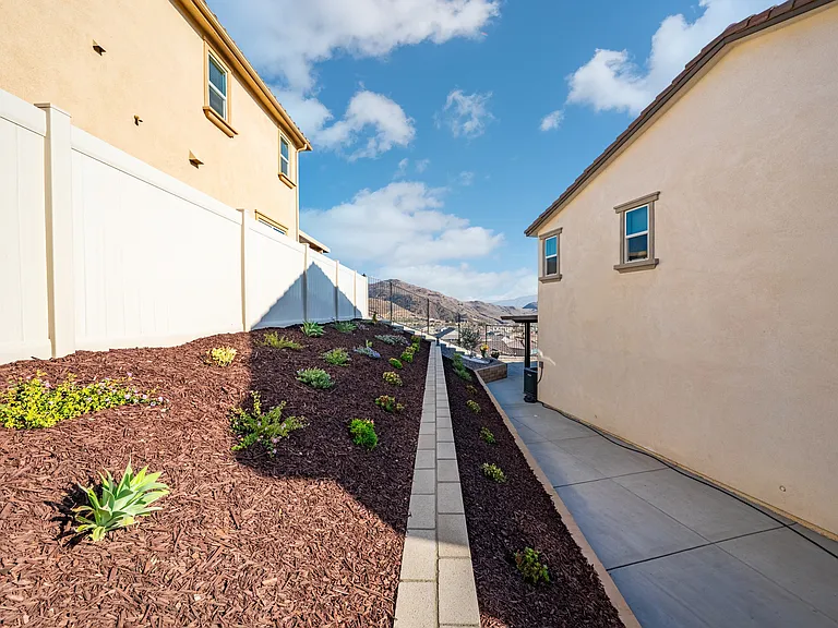 23912 Phoebe Dr — Photo 51