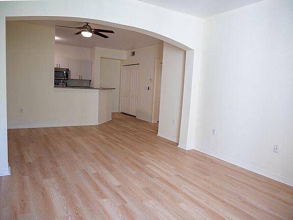 4th image of 164 SW Peacock Boulevard #33-102