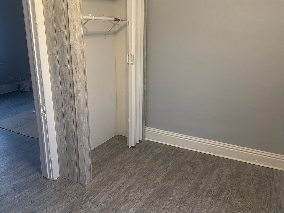 Unit A second Bedroom w/ closet