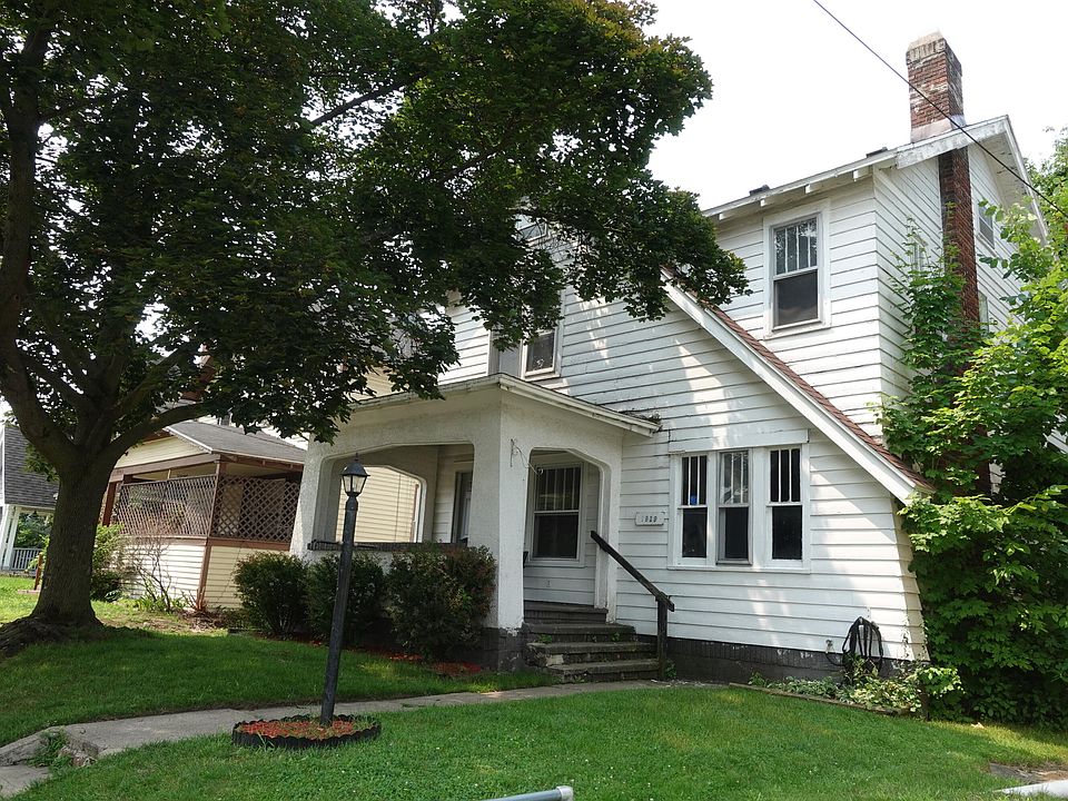 1st image of 1939 Collins Ave SE