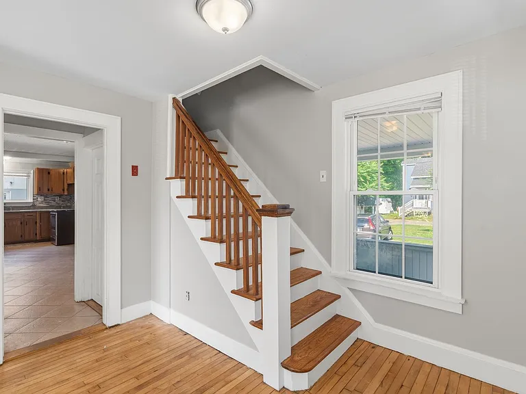 420 Britton St — Photo 14