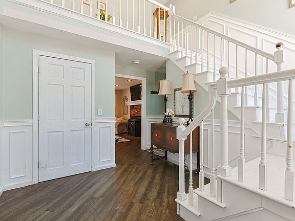 3rd image of 430 Mendon Rd