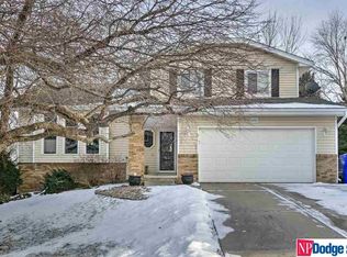 2201 Glenwood Ave, Papillion, NE 68046