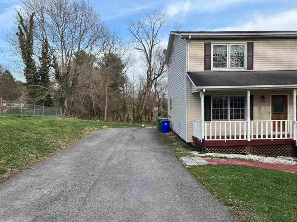 1130 King St #A, Christiansburg, VA 24073