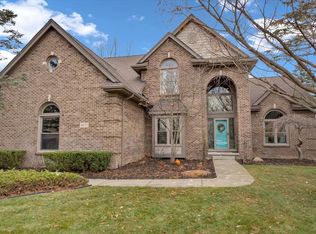 6623 Ridgewood Ct, Clarkston, MI 48348