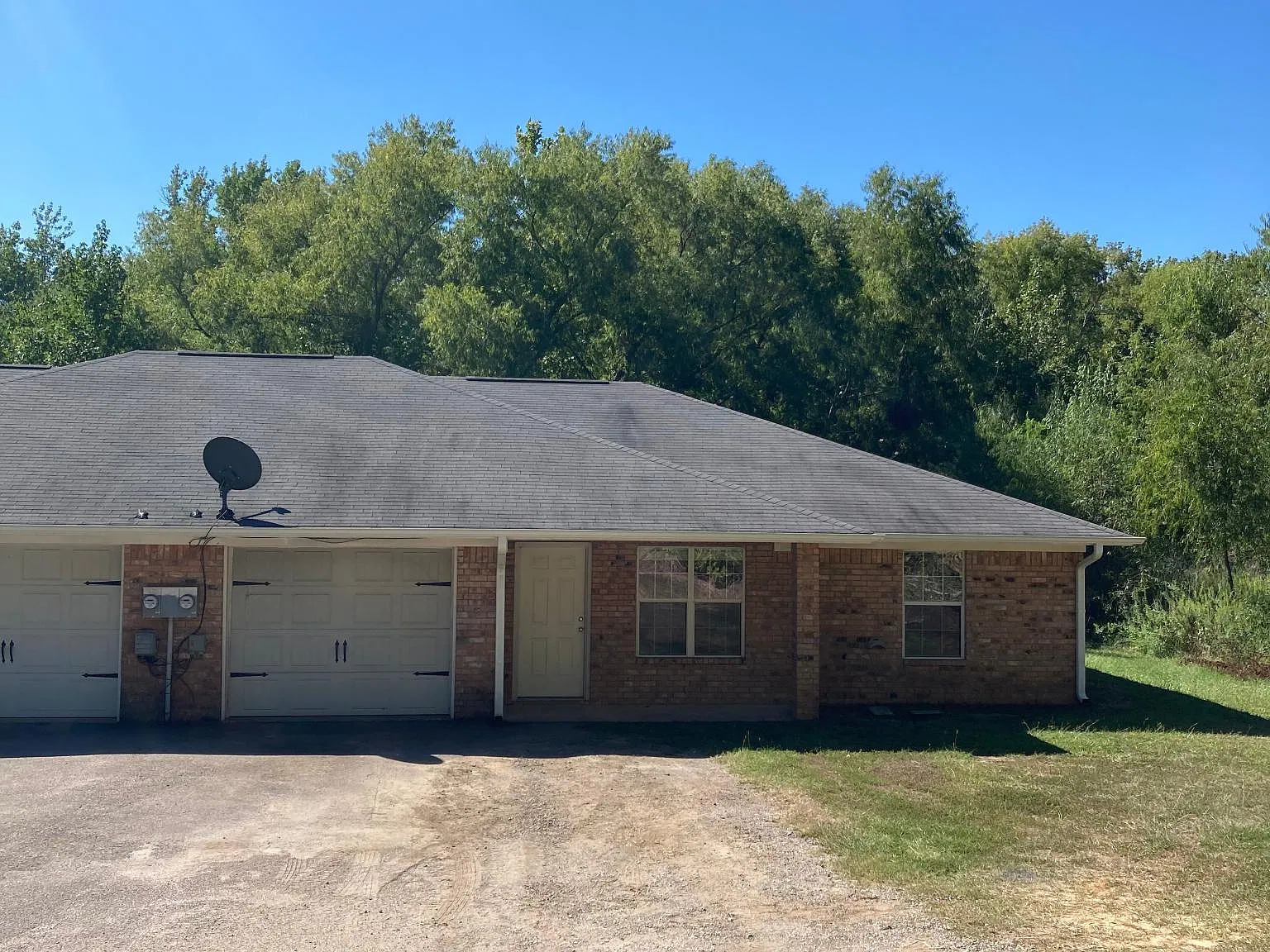 3 bed, 1200 sqft, $1,575 — Photo 2