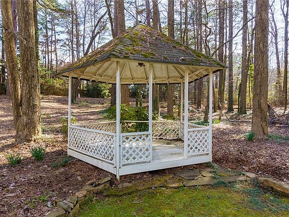 5th image of 5075 Deen Rd