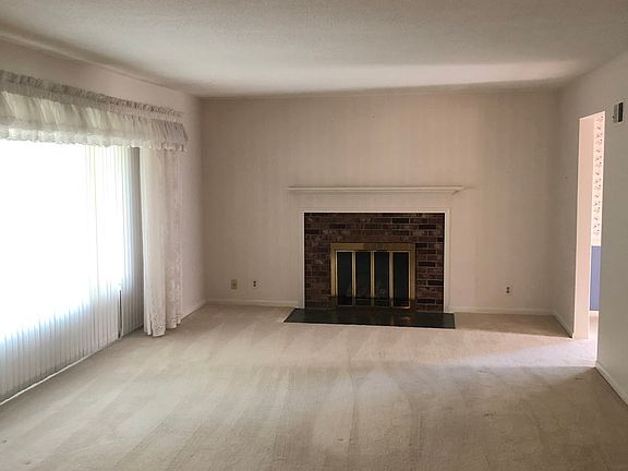 3rd image of 3363 S 114th St