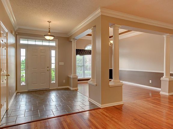 4th image of 3174 Glenbrooke Dr