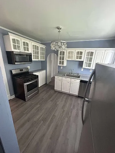 3 bed, 1384 sqft, $1,875 — Photo 2