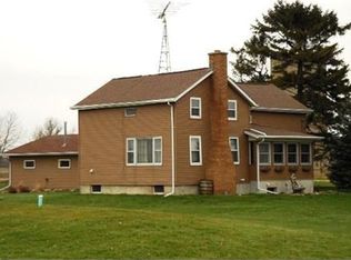 W8469 Prairie Rd, Oakfield, WI 53065