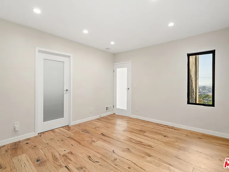 3921 Clayton Ave — Photo 27