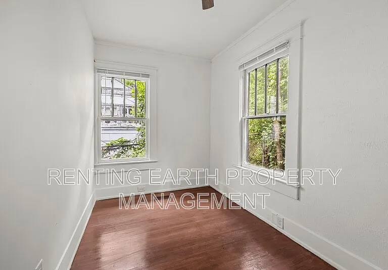 1136 15th St SW — Photo 9