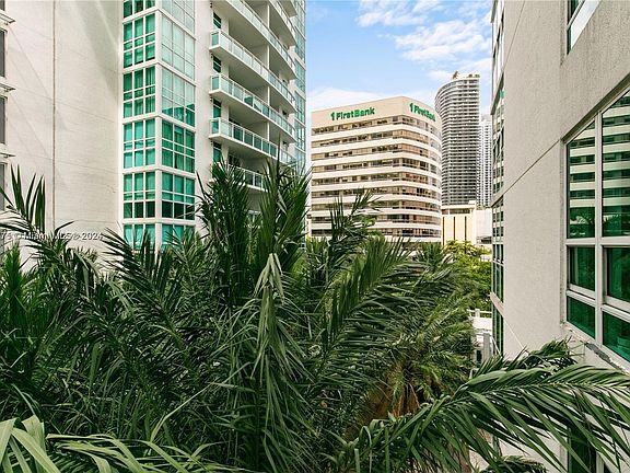 5th image of 950 Brickell Bay Dr APT 503