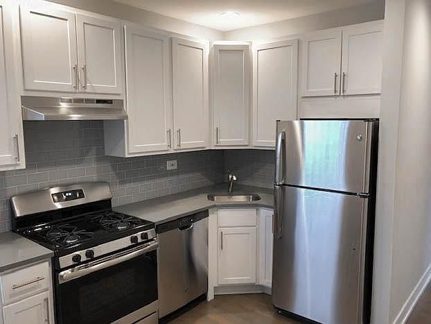 1st image of 1931 W Winona St #3F