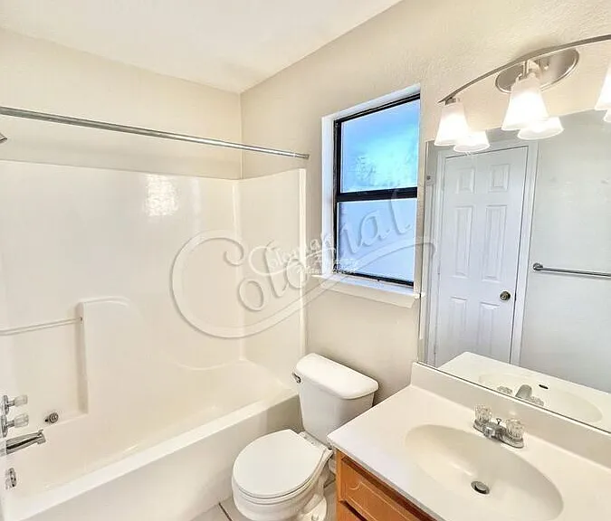 1004 W Avenue B #1 — Photo 10