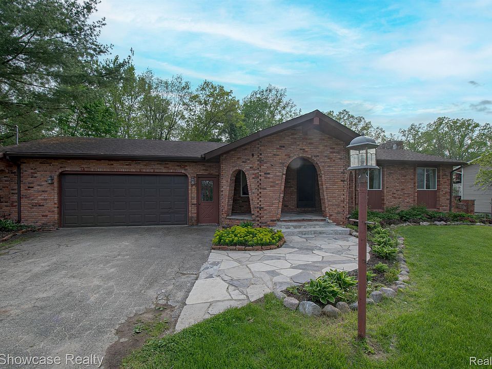 1st image of 9847 Bloom Hill Dr