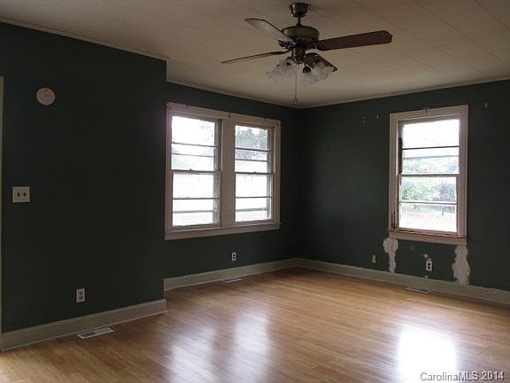 4th image of 202 River St
