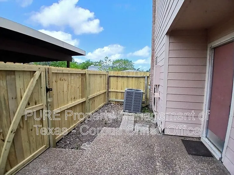 5001 Middlecoff Rd #1A — Photo 35