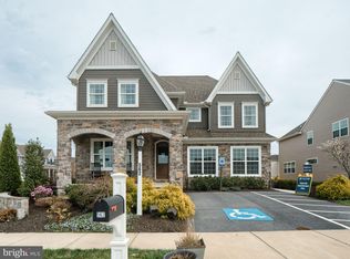 562 Brookshire Dr, Lancaster, PA 17601