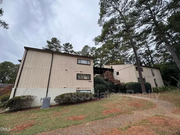 533 Pine Ridge Pl, Raleigh, NC 27609