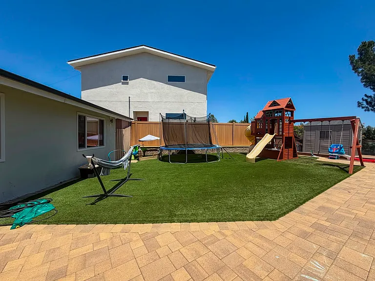 5567 Mason Ave — Photo 12