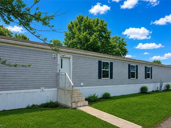 135 Inglewood Pl, Elyria, OH 44035