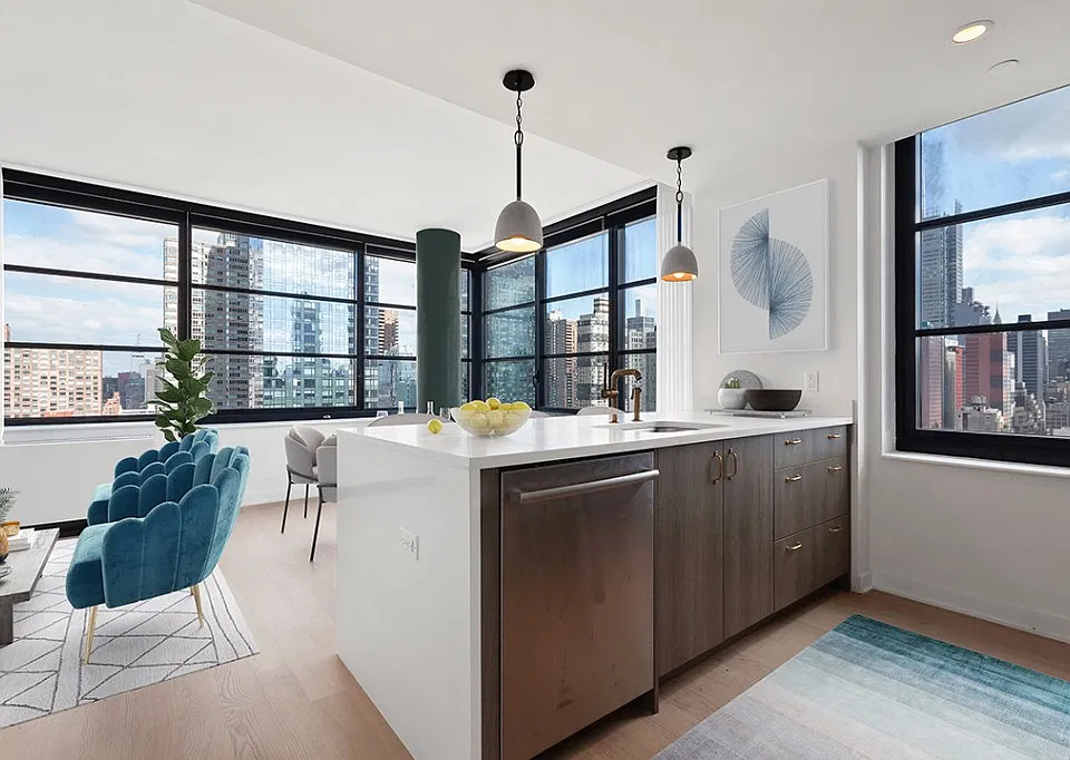 515 W 38th St #24A