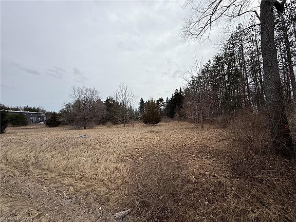 2nd image of 580 Queensway W